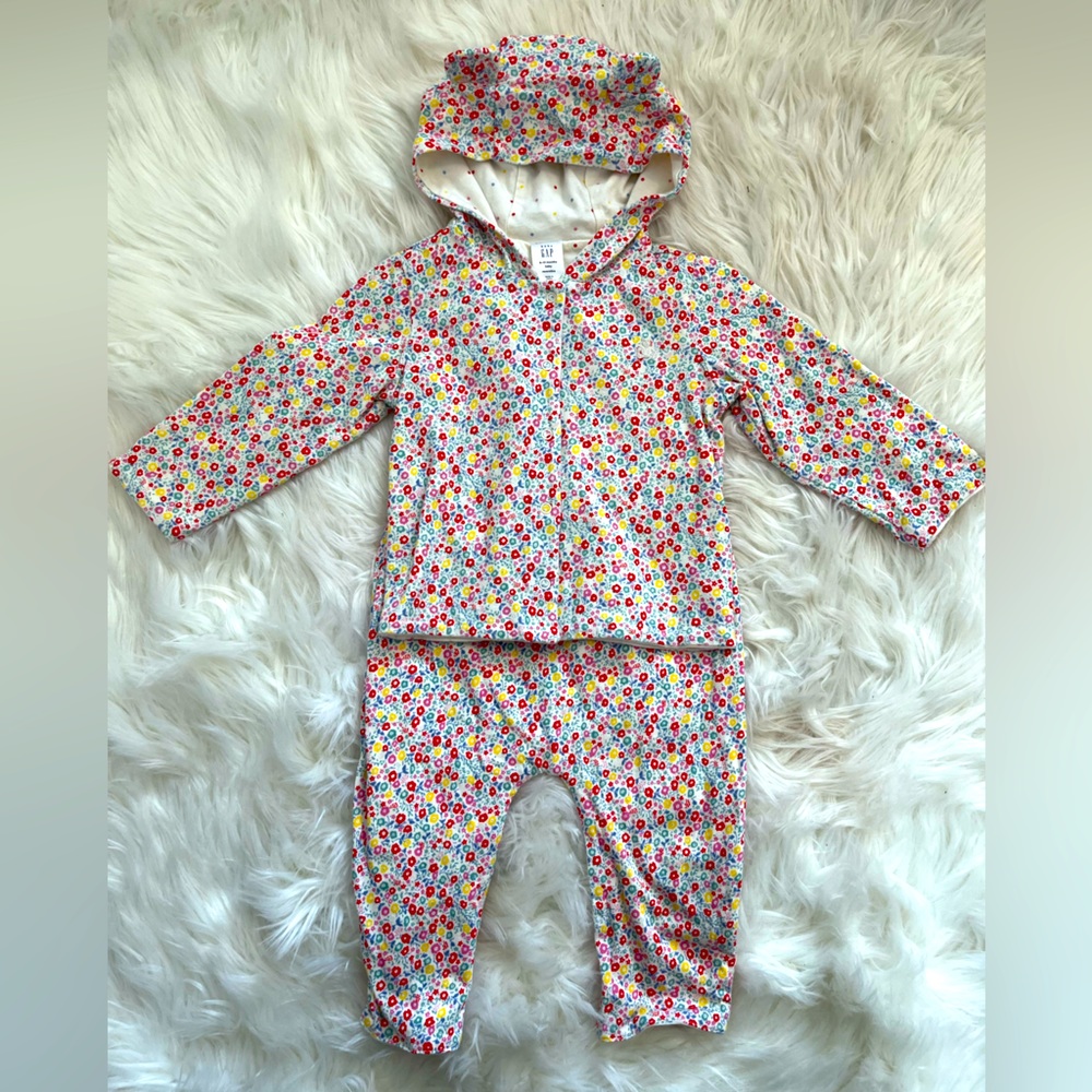 Baby gap two piece reversible set